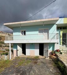 Bauernhof  Avenida de los asientos 6. Finca en venta con vivienda, terreno y cueva natural en lomo de