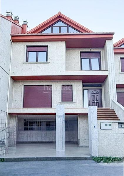 Foto 4e40d635-eda5-4f23-8f4c-b18ff7471734. Chalet in rúa arnela 20f in Teis Vigo