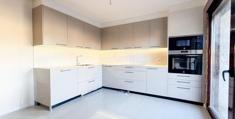 Foto a3150cb9-868c-4b4b-970b-00b7a47153db. Chalet in rúa arnela 20f in Teis Vigo