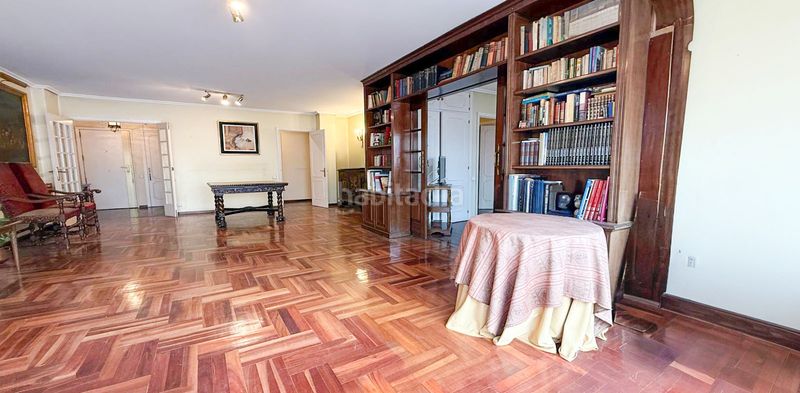 Foto 3127d6e8-ebee-4002-a62a-ec3592887d7d. Pis amb calefacció aparcament a Berbés - Peritos Vigo