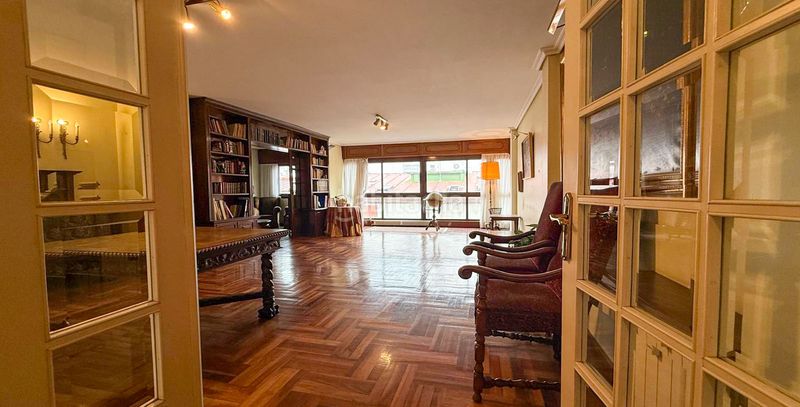 Foto 6b6d6d9b-ff0d-4896-bef9-650a764f80e7. Piso en Berbés - Peritos Vigo