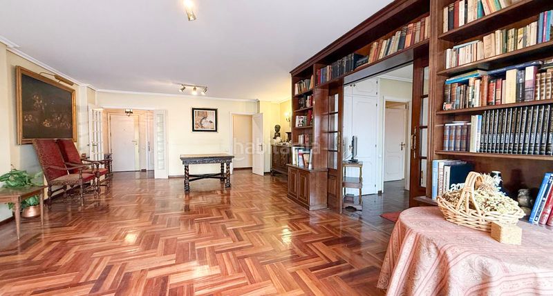 Foto 7d131de6-e172-46d6-9adf-632f8d307823. Piso en Berbés - Peritos Vigo