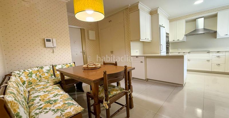 Foto ebddc9fe-313e-4db7-8751-326b5ddbb8f1. Piso en Berbés - Peritos Vigo