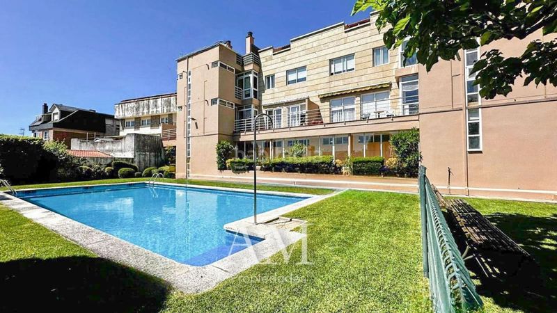 Foto 0f640b4f-94e1-40ad-9dda-1ba548c38985. Duplex con riscaldamento parcheggio piscina in Nigrán centro Nigrán
