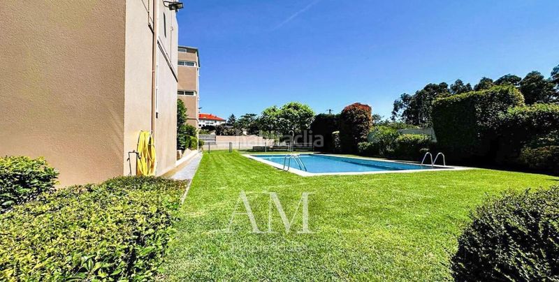 Foto 136b988b-a55f-4a79-a851-1c42224d3689. Duplex con riscaldamento parcheggio piscina in Nigrán centro Nigrán