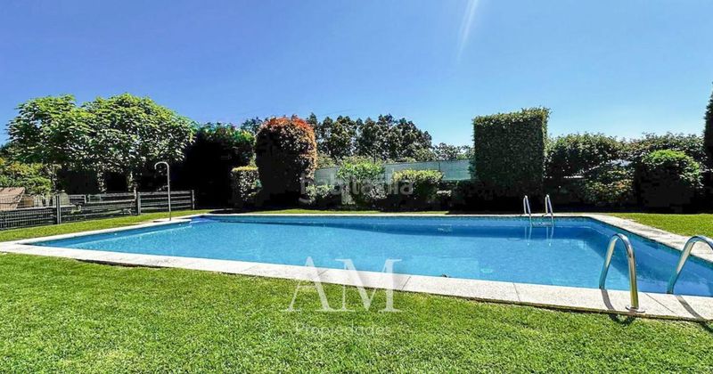 Foto 31d49d90-b020-45db-9b57-271f46da3c0e. Duplex con riscaldamento parcheggio piscina in Nigrán centro Nigrán