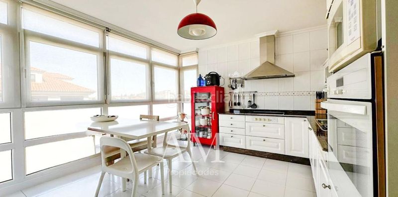 Foto 4bfc0b6d-bb8b-49f0-822c-cd4811566c16. Duplex con riscaldamento parcheggio piscina in Nigrán centro Nigrán