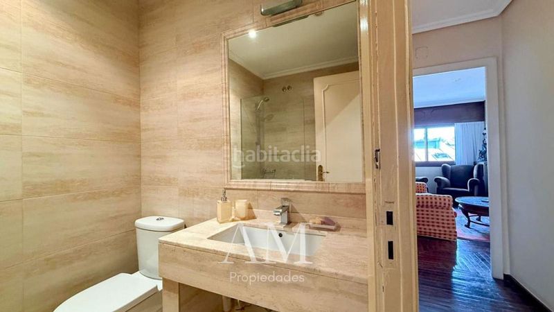 Foto a3d678e3-6b17-4459-aea0-4a2d492f4436. Piso en Berbés - Peritos Vigo