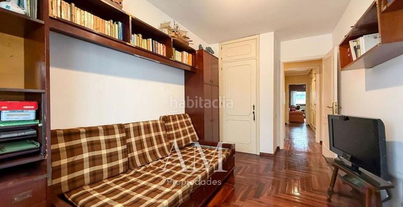 Foto f204438f-837d-4edd-a8be-62d7ba815f89. Piso en Berbés - Peritos Vigo