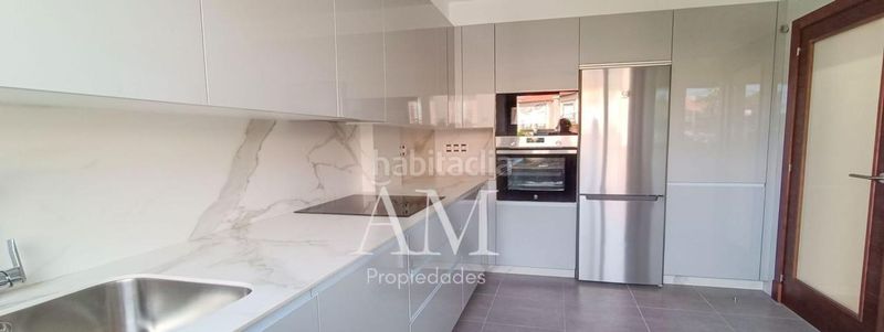 Foto b754db65-6f1b-40de-9180-91661ad9c3f6. Chalet avec chauffage parking dans Baiona