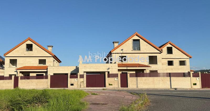 Foto 0466fe01-3ce6-4451-af9d-5bc27705d967. Casa pareada chalet en sabaris a estrenar en Baiona