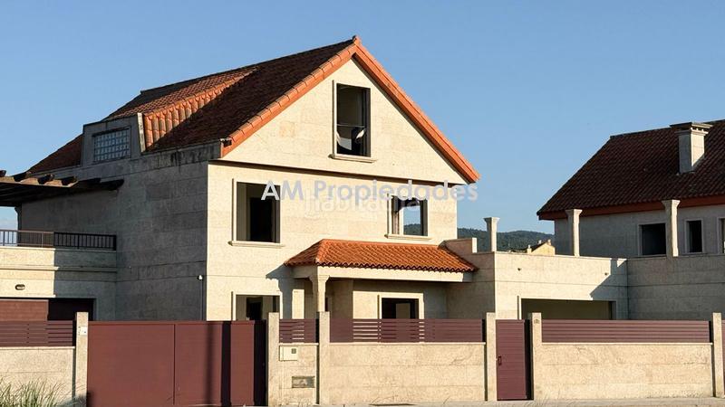 Foto 477d6135-4855-4d91-a037-1fa4a9a18636. Casa pareada chalet en sabaris a estrenar en Baiona