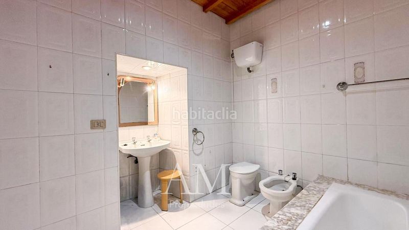 Foto 3c232957-3d07-452c-a8b1-4b8f36de264c. Casa aparellada amb calefacció a Casablanca - Calvario Vigo
