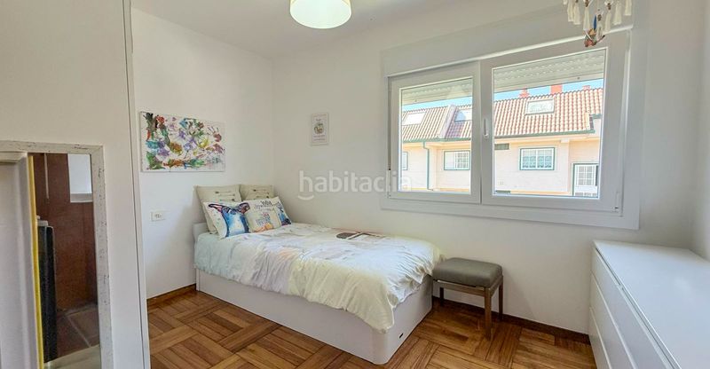 Foto b171bb8b-aff3-45a8-806a-aff3669d249d. Ático playa américa. piso atico a doble altura a pocos metros de la playa y del centro de nigran. totalmente exterior. salon de 40 m2 en Nigrán