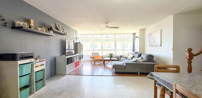 Foto b62dc9f5-90ba-4847-93f8-5c517a24d221. Ático playa américa. piso atico a doble altura a pocos metros de la playa y del centro de nigran. totalmente exterior. salon de 40 m2 en Nigrán