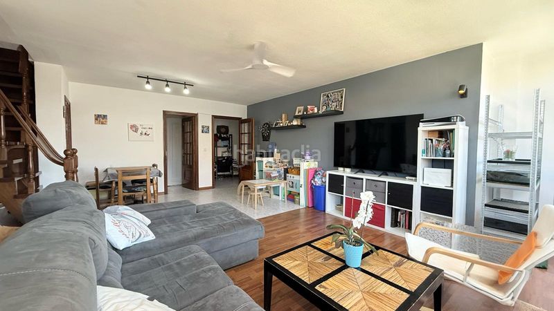 Foto d35d2d23-fe47-4650-ae95-bbf0a558080e. Ático playa américa. piso atico a doble altura a pocos metros de la playa y del centro de nigran. totalmente exterior. salon de 40 m2 en Nigrán