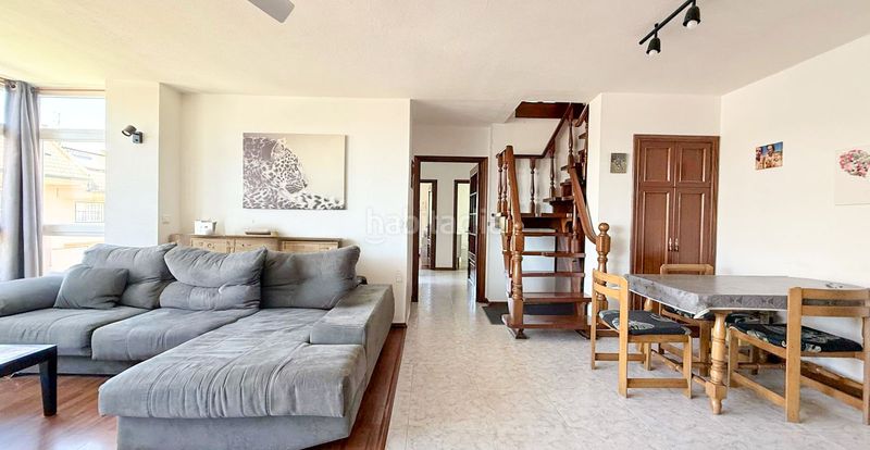 Foto f4da7083-177f-4d67-a50f-3054068918a6. Ático playa américa. piso atico a doble altura a pocos metros de la playa y del centro de nigran. totalmente exterior. salon de 40 m2 en Nigrán