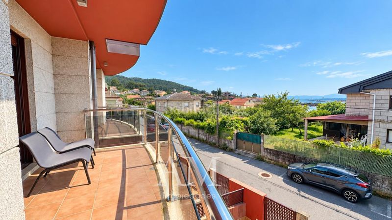 Foto 6c6e67a6-77d4-4191-8b6a-350fc3b5fcc9. Casa aparellada amb calefacció aparcament a O Hío Cangas