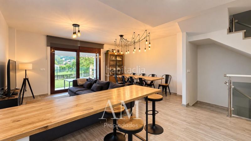 Foto b0e5c57b-ba3f-4482-a6a9-cae9fdd9099d. Casa aparellada amb calefacció aparcament a O Hío Cangas