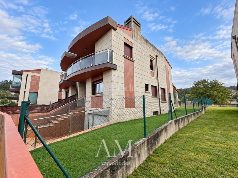 Foto cea148a3-d90b-4d77-8765-b722b0a09621. Casa aparellada amb calefacció aparcament a O Hío Cangas