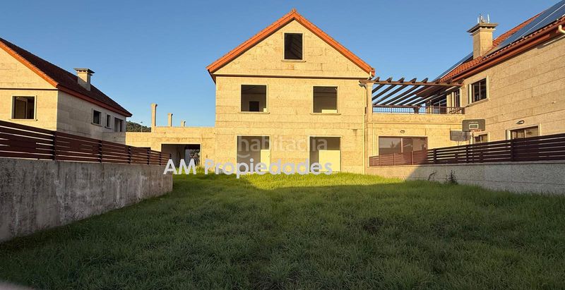 Foto ebd05e40-9831-4f35-ac05-8469e40099f3. Casa adossada amb calefacció aparcament a Baiona