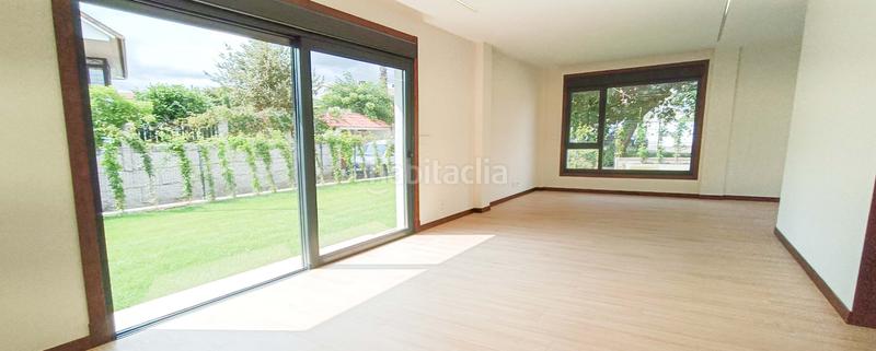 Foto 1d5d7014-729d-4fc6-bc16-270dc3f823b0. Chalet  a estrenar en puente romano en Baiona