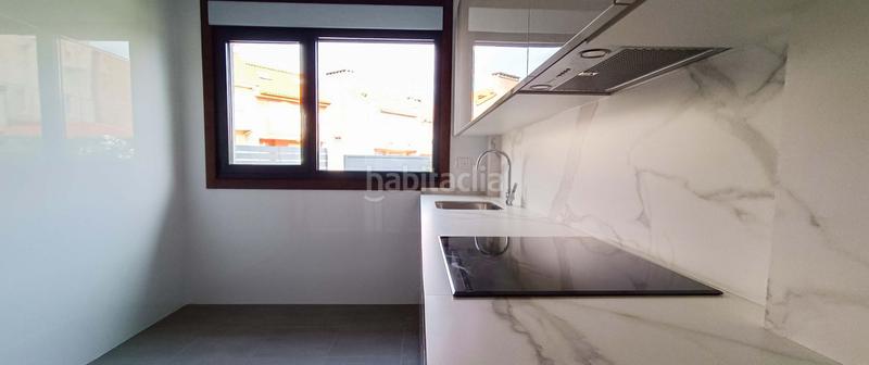 Foto b4b0a7b5-0008-4c64-8eba-3b4c73b9c8c1. Chalet  a estrenar en puente romano en Baiona