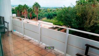 Casa adossada  Ronda del remei. Adosado de 240 m2 3 habitaciones y buhardilla con garaje privado