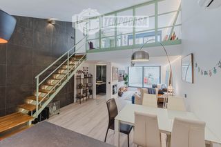 Pis  Carrer de padilla. Espectacular loft d�plex de dise�o con patio junto a la sagrada