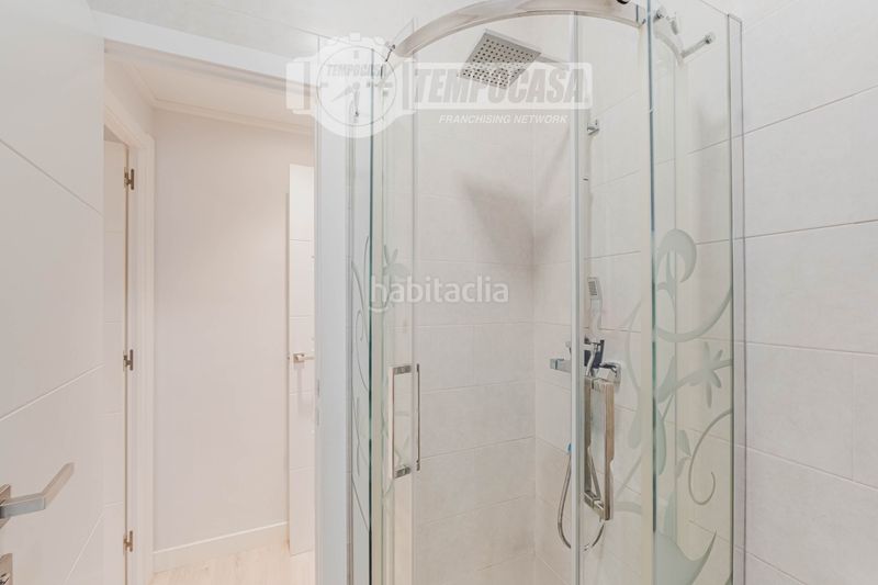 Foto e86eb807-3351-4b25-be7d-aa81f7e3ea54. Pis amb calefacció a Provençals del Poblenou Barcelona