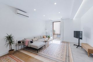 Etagenwohnung in St. Pere - Sta. Caterina - El Born