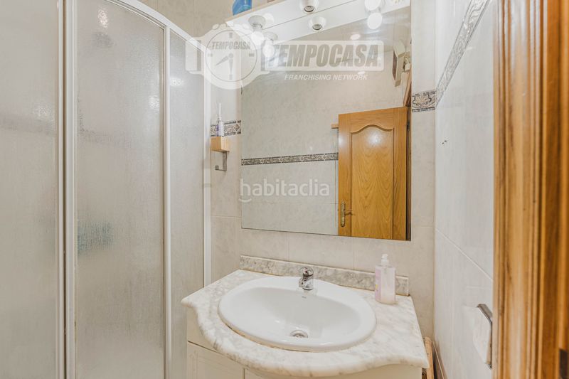 Foto 0d58492c-f049-493c-9350-462817b42768. Dúplex a carrer de valldemossa 56 a Porta Barcelona