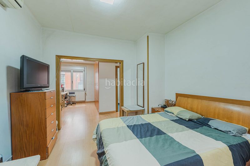 Foto f0b87153-c7d5-48d1-9836-c5be528c14ee. Dúplex a carrer de valldemossa 56 a Porta Barcelona