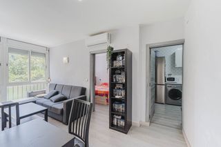 Piso  Gran via de les corts catalanes. Luminoso piso de 3 habitaciones en sant mart� con ascensor y exc