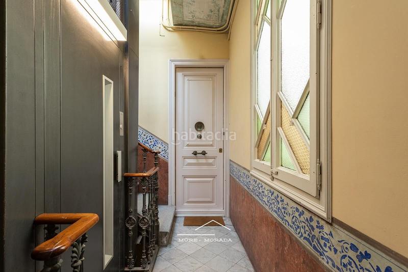 Foto 5c7513db-d5c3-40d2-9305-8cb509b046f5. Alquiler estudio encantador ático con terraza en passatge mercader, eixample derecho en Barcelona