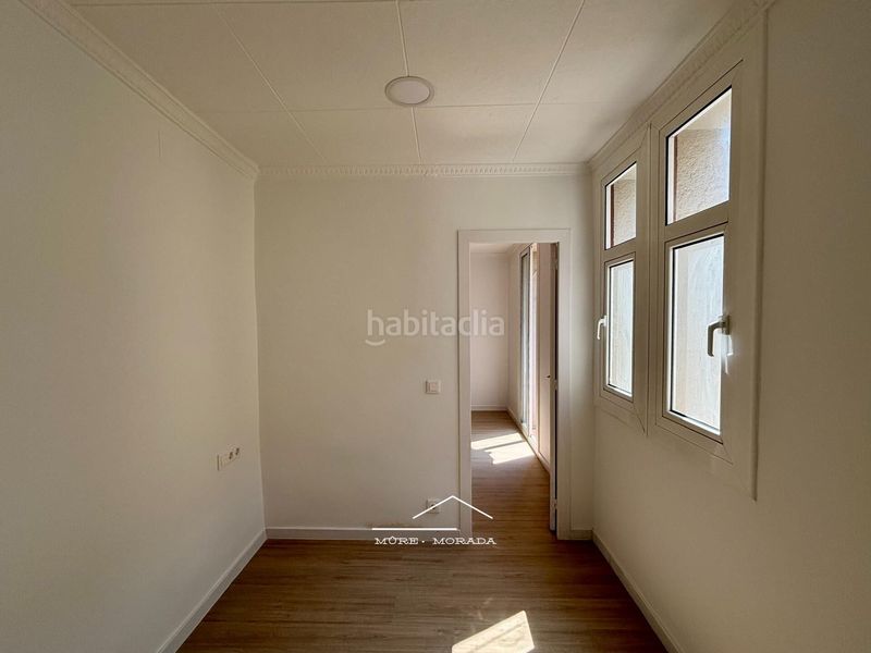 Foto 97aad693-cd15-49d7-97f4-c0e9085e1653. Pis a Sants Barcelona