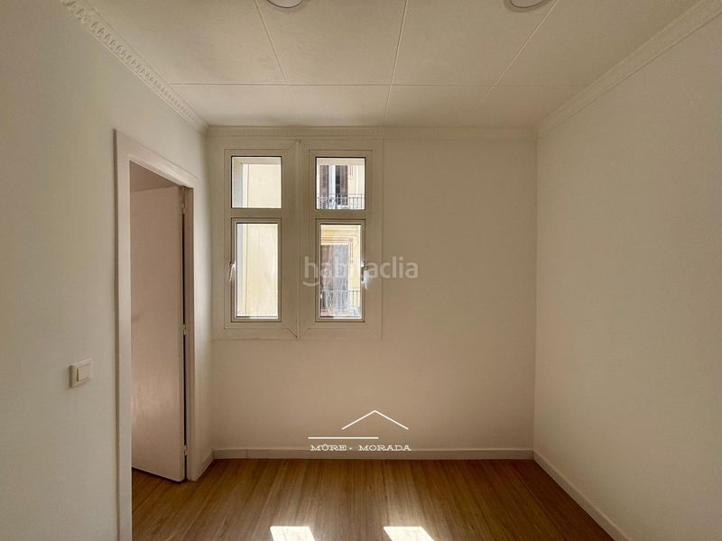 Foto f93c5805-f8a9-427a-95e2-b1cc2cd501a2. Pis a Sants Barcelona