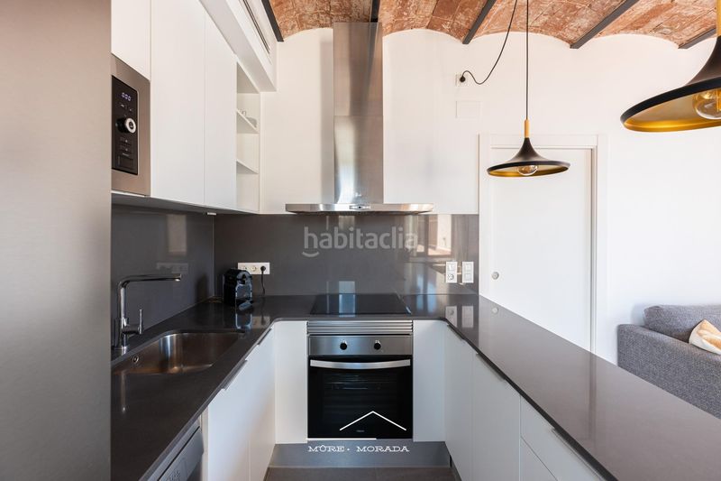 Foto 05233cd3-6782-4102-a111-131d4aa91d14. Àtic amb calefacció a Sant Antoni Barcelona