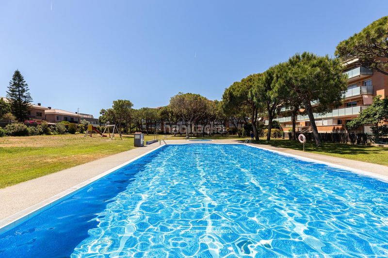 Foto 142b3779-70bb-4b82-9078-071c578a3e3a. Àtic amb calefacció aparcament piscina a Gava Mar Gavà