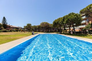Penthouse in Gava Mar. Espectacular ático dúplex con terraza y vistas abiertas al mar