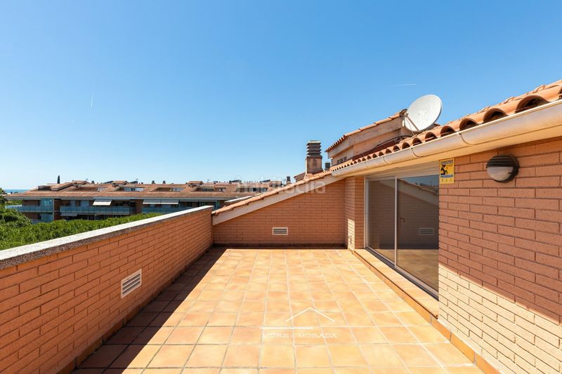 Foto ae586c85-3dbc-4e85-91ee-fcfd5f6e7d47. Àtic amb calefacció aparcament piscina a Gava Mar Gavà