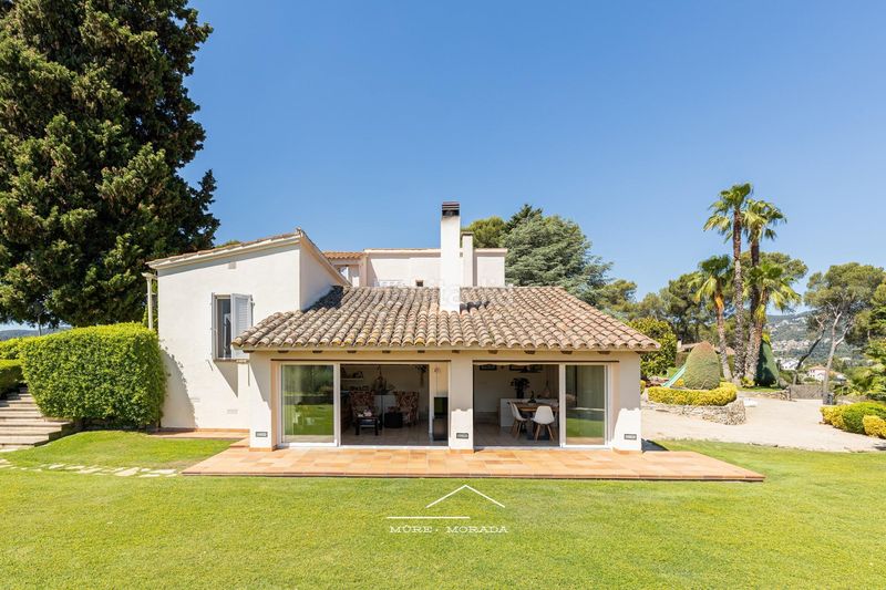 Foto 5f79f314-8287-4600-8587-df618964331d. Casa amb calefacció aparcament piscina a Corbera de Llobregat