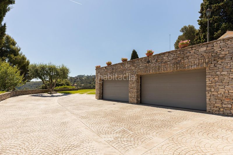 Foto a2b459bb-28f3-4d87-ad53-5d4608fd0679. Casa amb calefacció aparcament piscina a Corbera de Llobregat