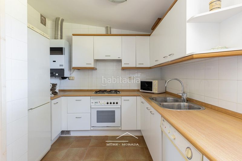 Foto b909c44c-257e-4b43-a16f-1c97071b1dd8. Casa amb calefacció aparcament piscina a Corbera de Llobregat