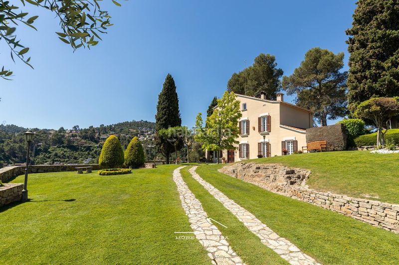 Foto f21f4df8-7563-4b30-b173-42af68fb78ad. Casa amb calefacció aparcament piscina a Corbera de Llobregat