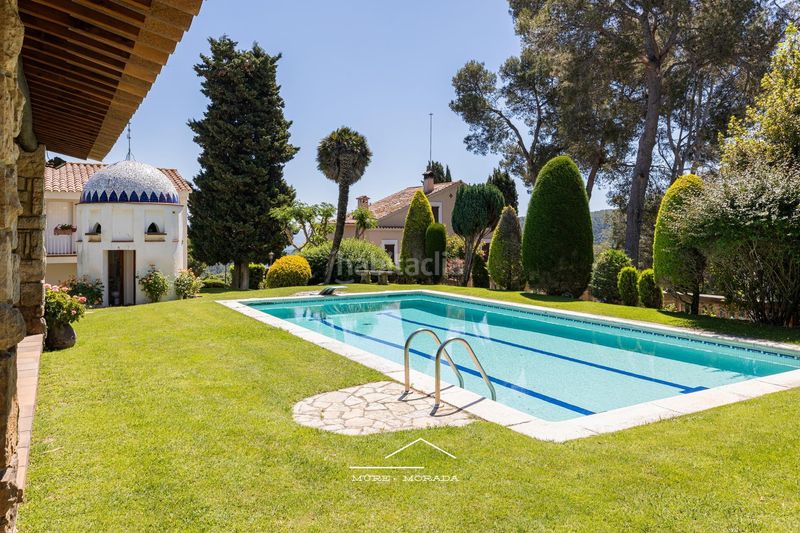 Foto f29f9283-88a5-468e-bde7-791d6708b288. Casa amb calefacció aparcament piscina a Corbera de Llobregat