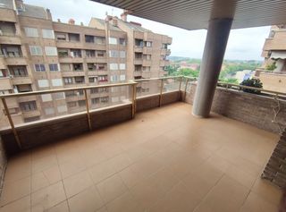 Affitto Appartamento  N-240. Piso 4 habitaciones, 2 baños y parking sin muebles