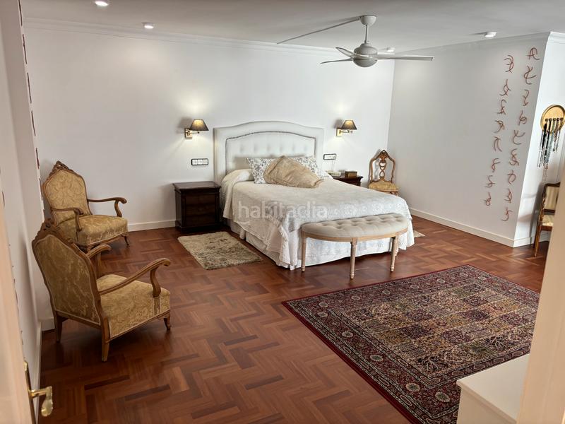 Foto 9c5910ad-f3e8-48ee-8cee-7cd4d8560a17. Àtic amb xemeneia calefacció aparcament a Centre Històric Lleida