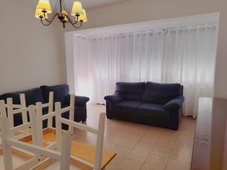 Lloguer Pis  Avinguda de valència. Estudiantes. piso de 4 habitaciones en cappont