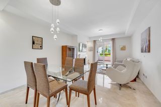 Affitto Piano terra in Los Naranjos. Luminoso y espacioso apartamento de 2 dormitorios en una comunid
